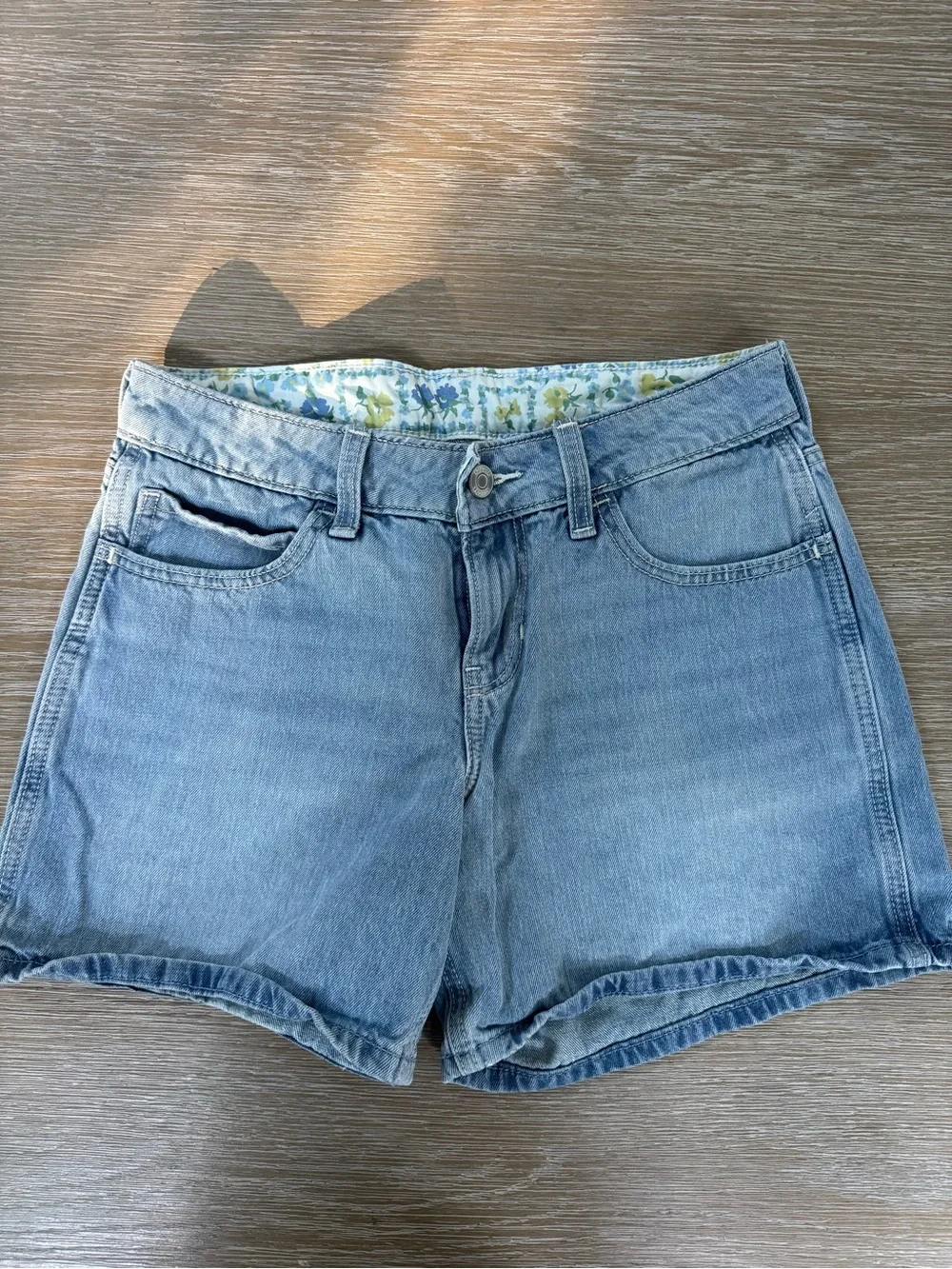 NEW Hollister Co Women’s light wash low rise baggy denim jean shorts size 0 25
